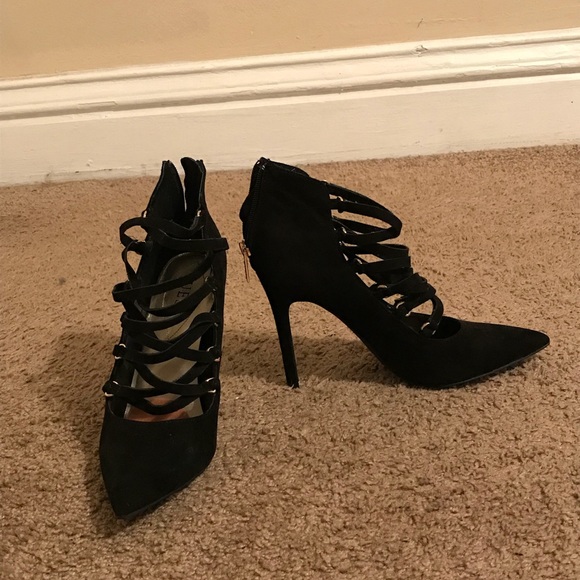 EUC Guess black suede 4.5” stiletto heel - 9.5 - Picture 3 of 5